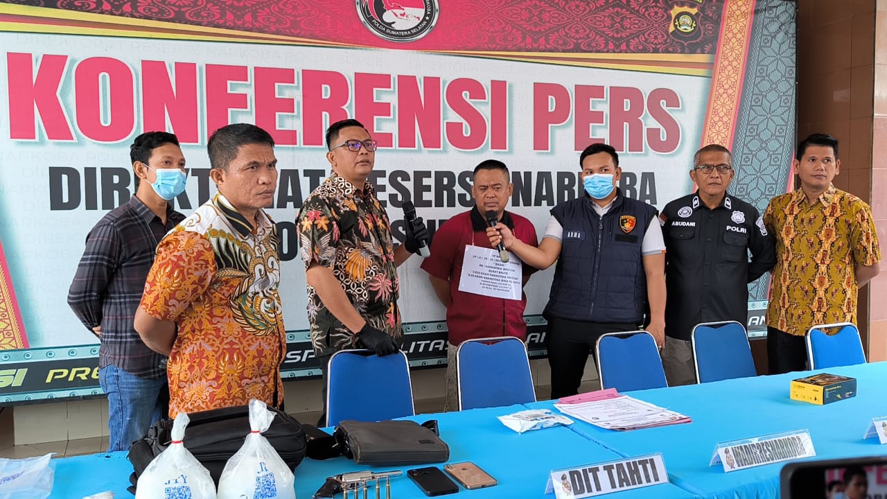 Bandar Narkoba di OKUS Ditangkap, Polisi Amankan Sabu 2,8 Kg dan Senjata Api