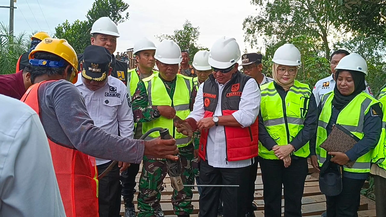 Pemkab Banyuasin Perbaiki Jembatan Tanah Kering di Pulau Rimau yang Viral