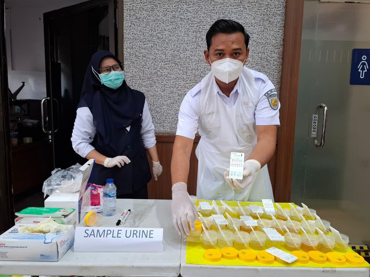Tes Urine Pegawai Kereta Api, Jelang Angkutan Nataru 