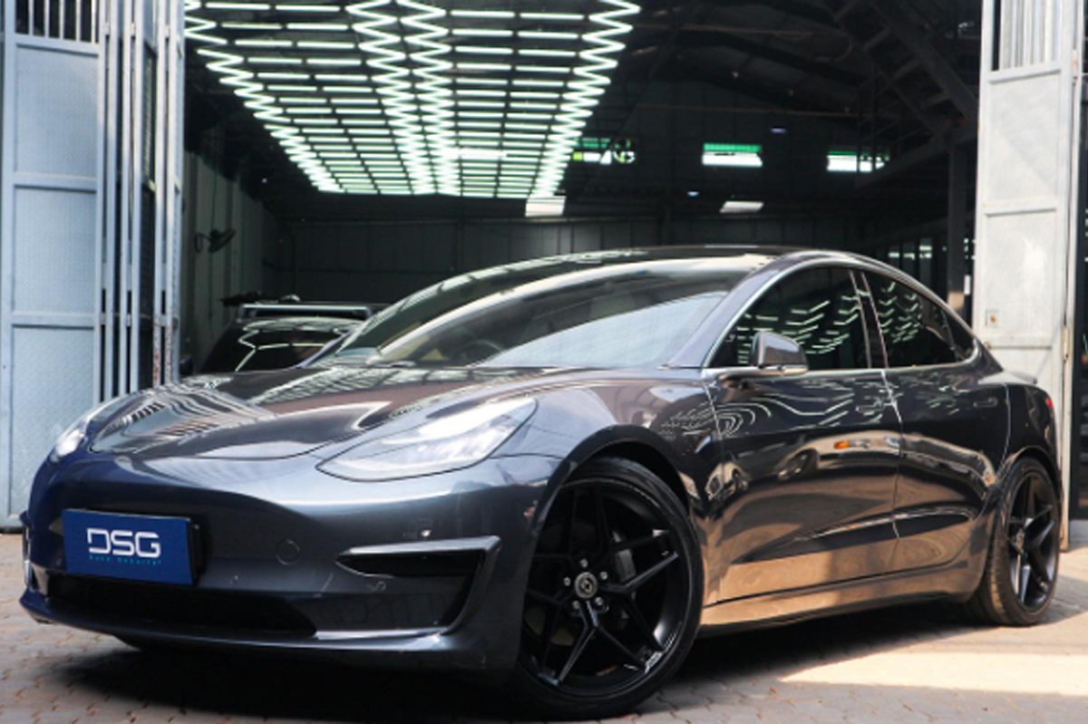 Siap Bersaing di 2024, Penjualan Mobil Listrik Tesla Tembus 1,8 Juta Unit di 2023