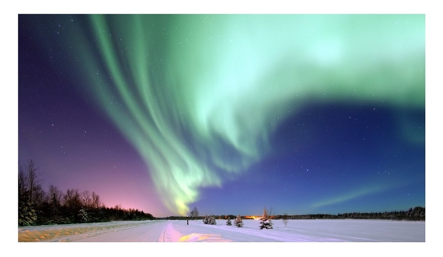 Cahaya Langit Berwarna-warni : Aurora, Bagaimana Fenomena ini Bisa Terjadi