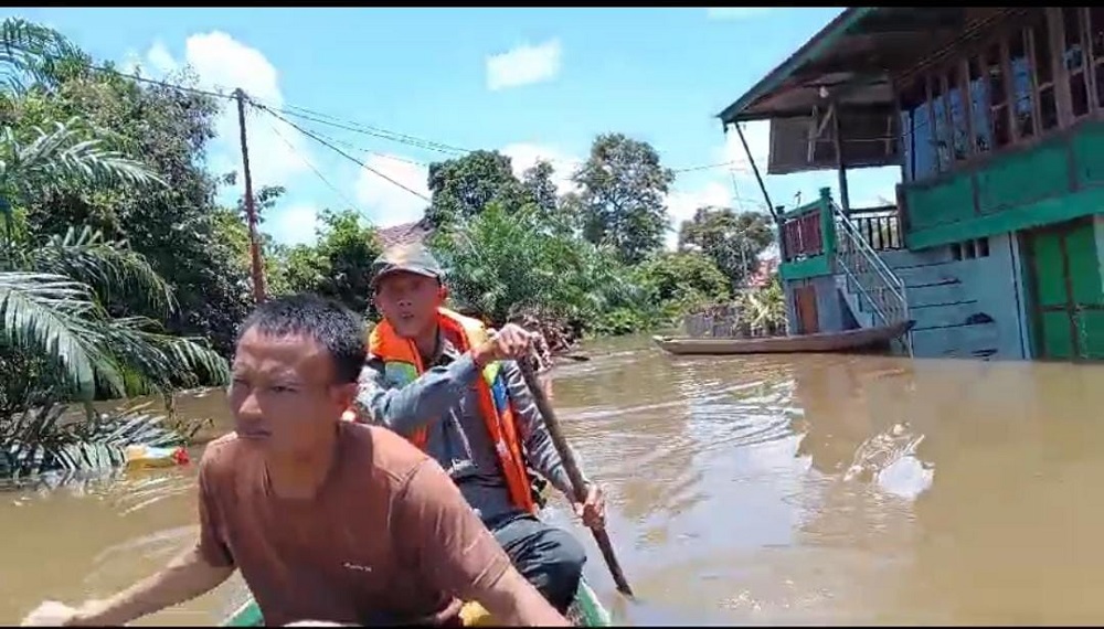 Puluhan Rumah Terendam Banjir di Desa Ulak Mbacang Muba, Ratusan Warga Mengungsi!