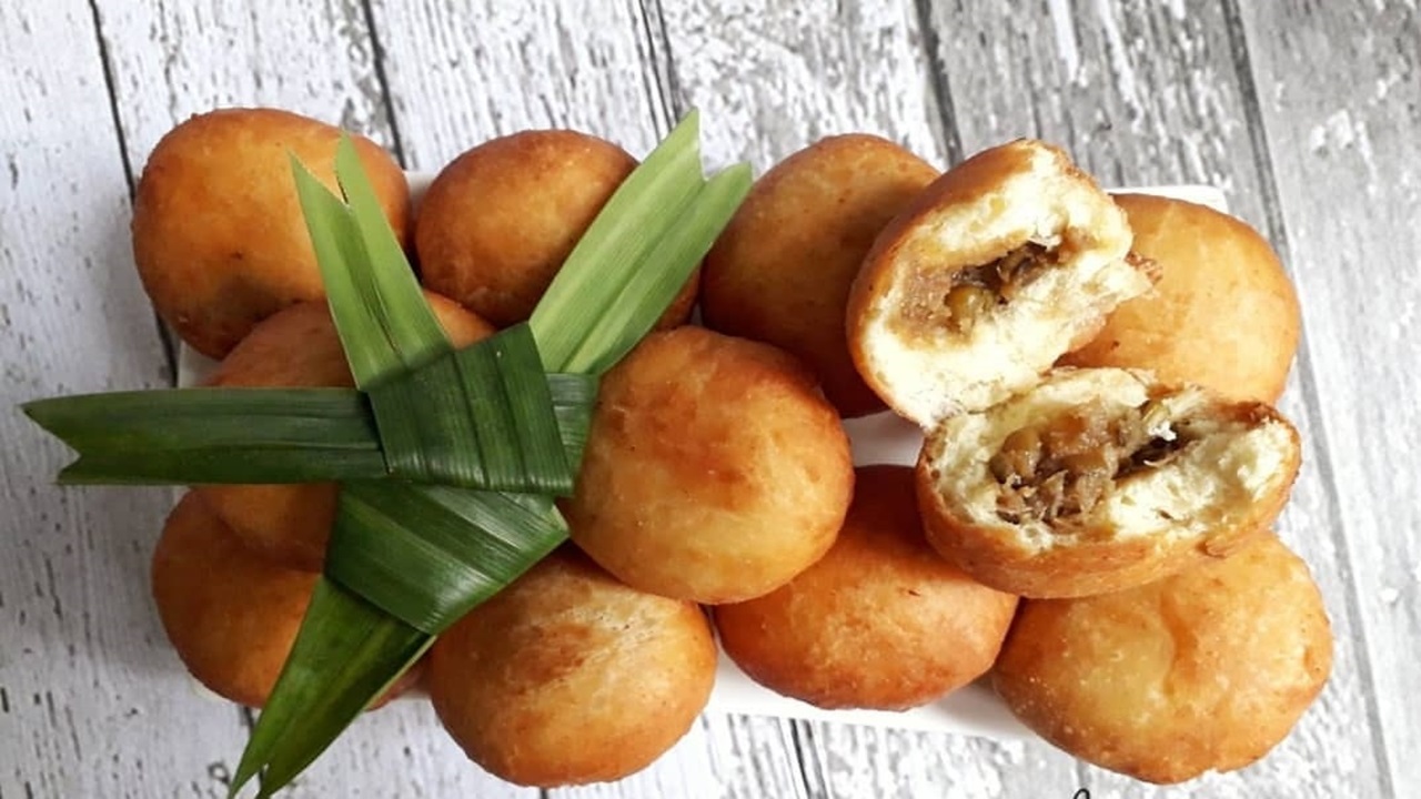 Kecepol, Roti Goreng Manis Berisi Kelapa Parut dari Empat Lawang