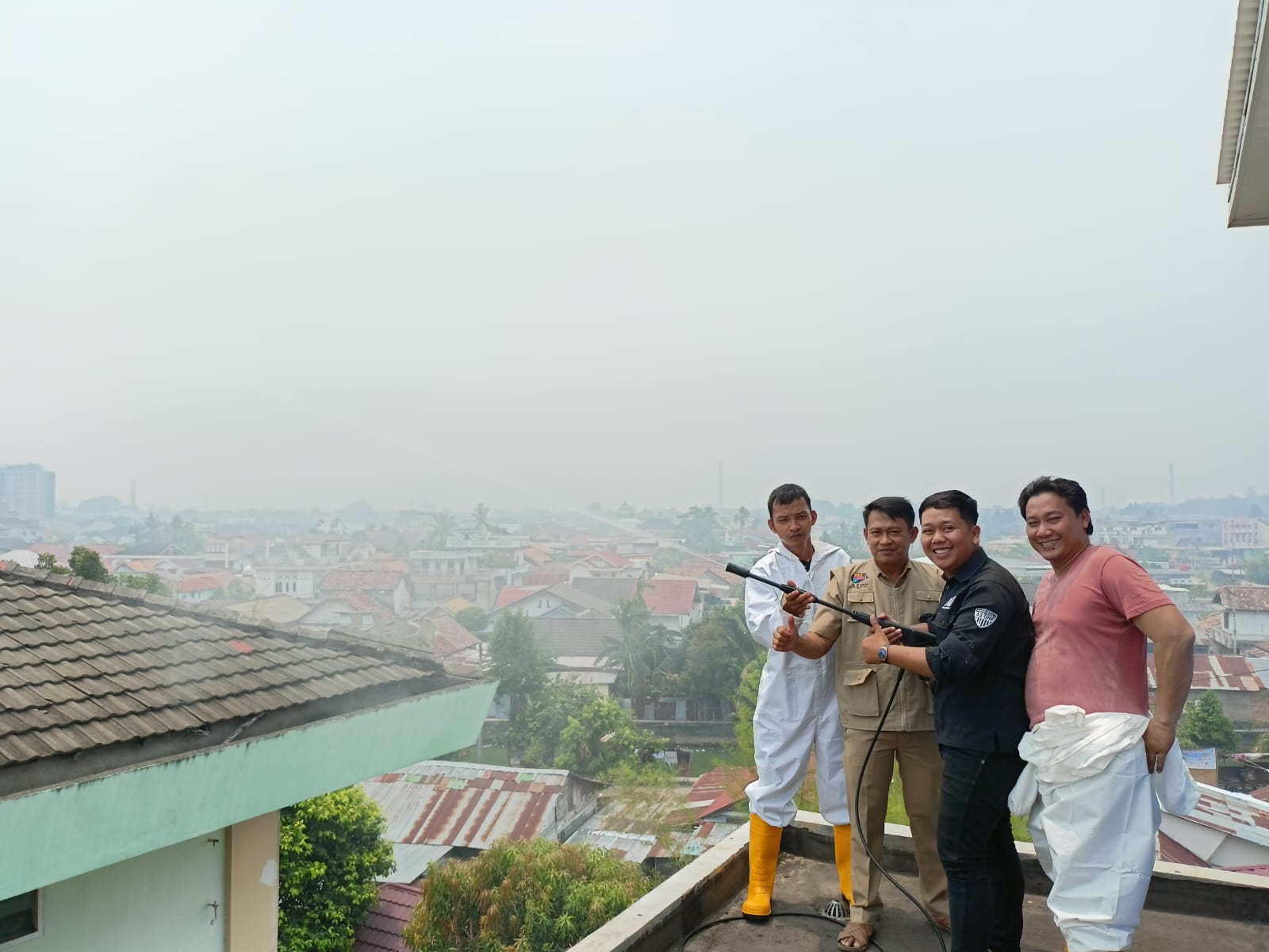 ISPU  di Palembang Berbahaya, DLHP Lakukan Penyemprotan Ecoenzyme