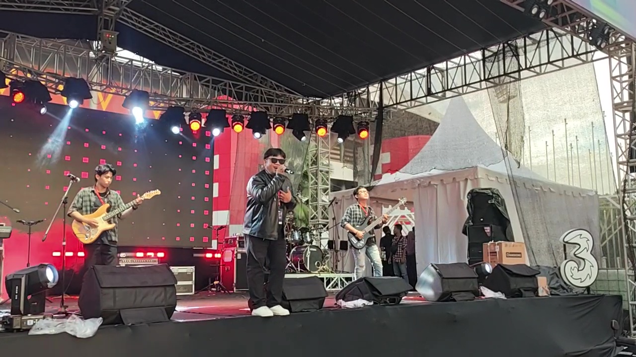 Doorprize Umroh dan Penampilan Band Meriahkan PALTV Night Run Festival