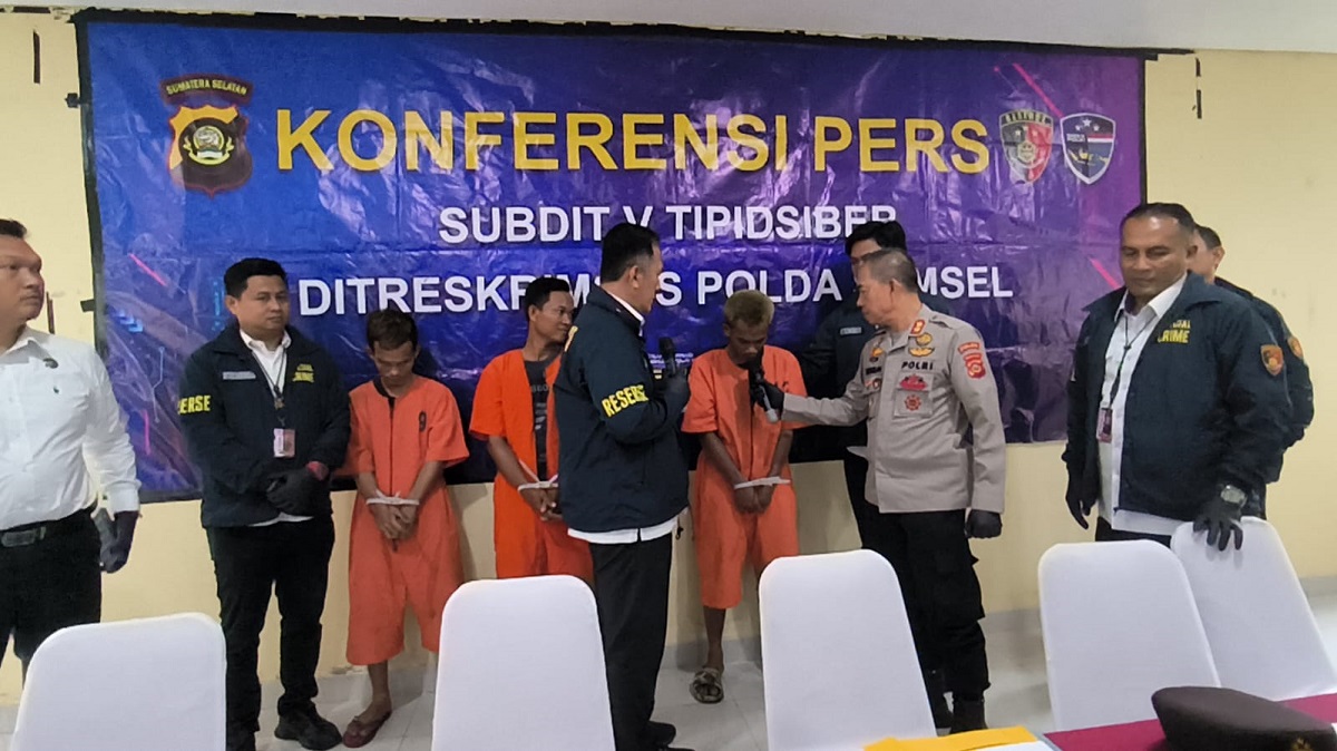 Polda Sumsel Bongkar Sindikat Penjual Konten Pornografi, Ayah dan Anak Jadi Tersangka