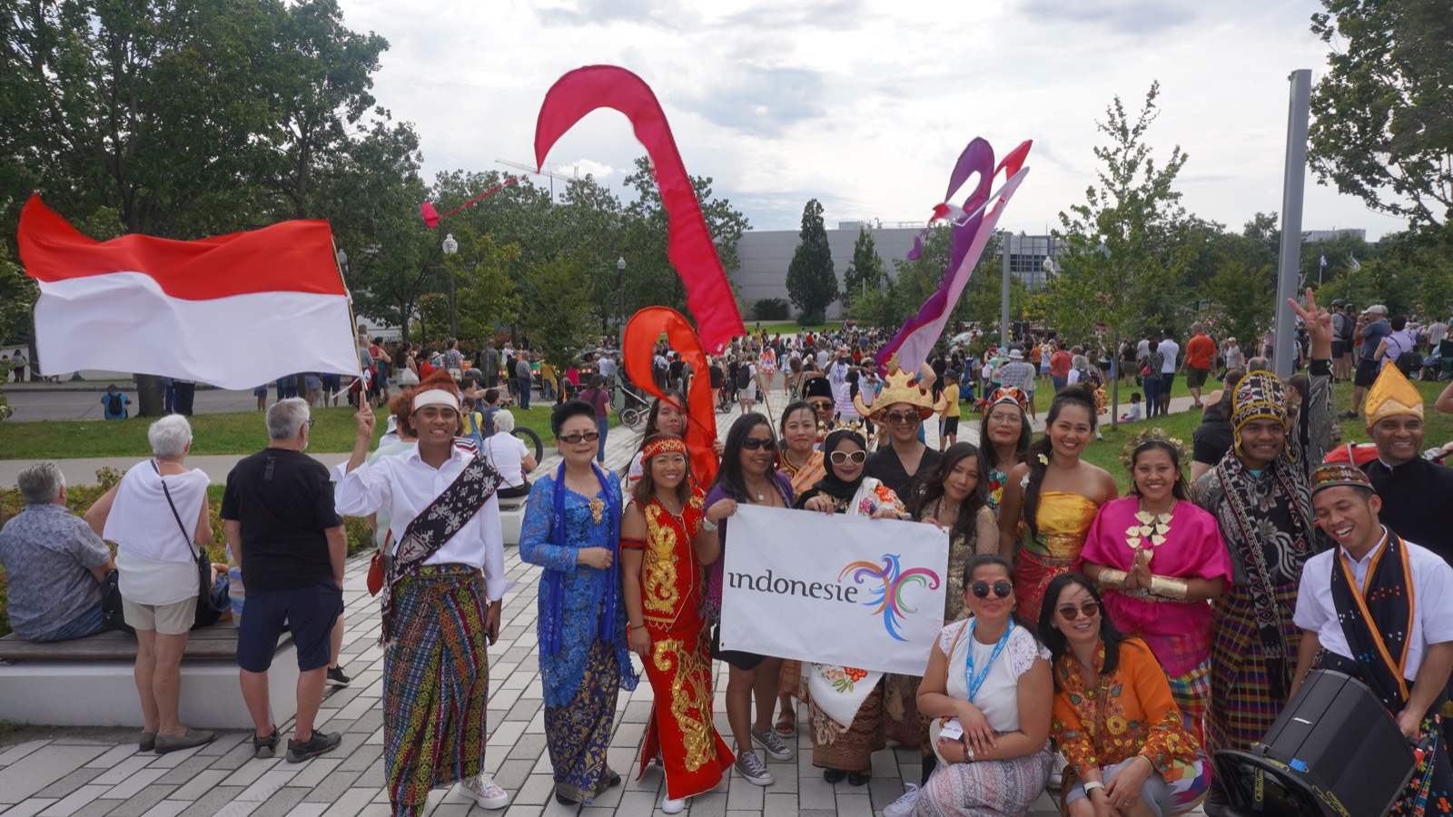 Kesenian Indonesia Memukau dalam MondoKarnaval di Kota Quebec Kanada