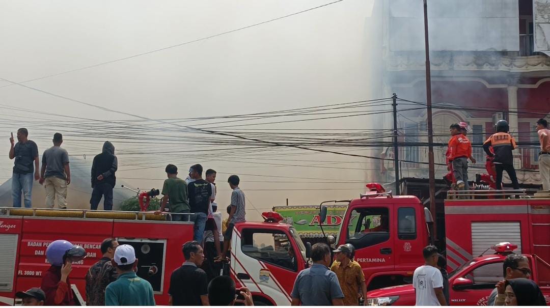 2  Rumah Semi Permanen di  Kelurahan Tangga Takat Diamuk Si Jago Merah, Diduga Sengaja Dibakar