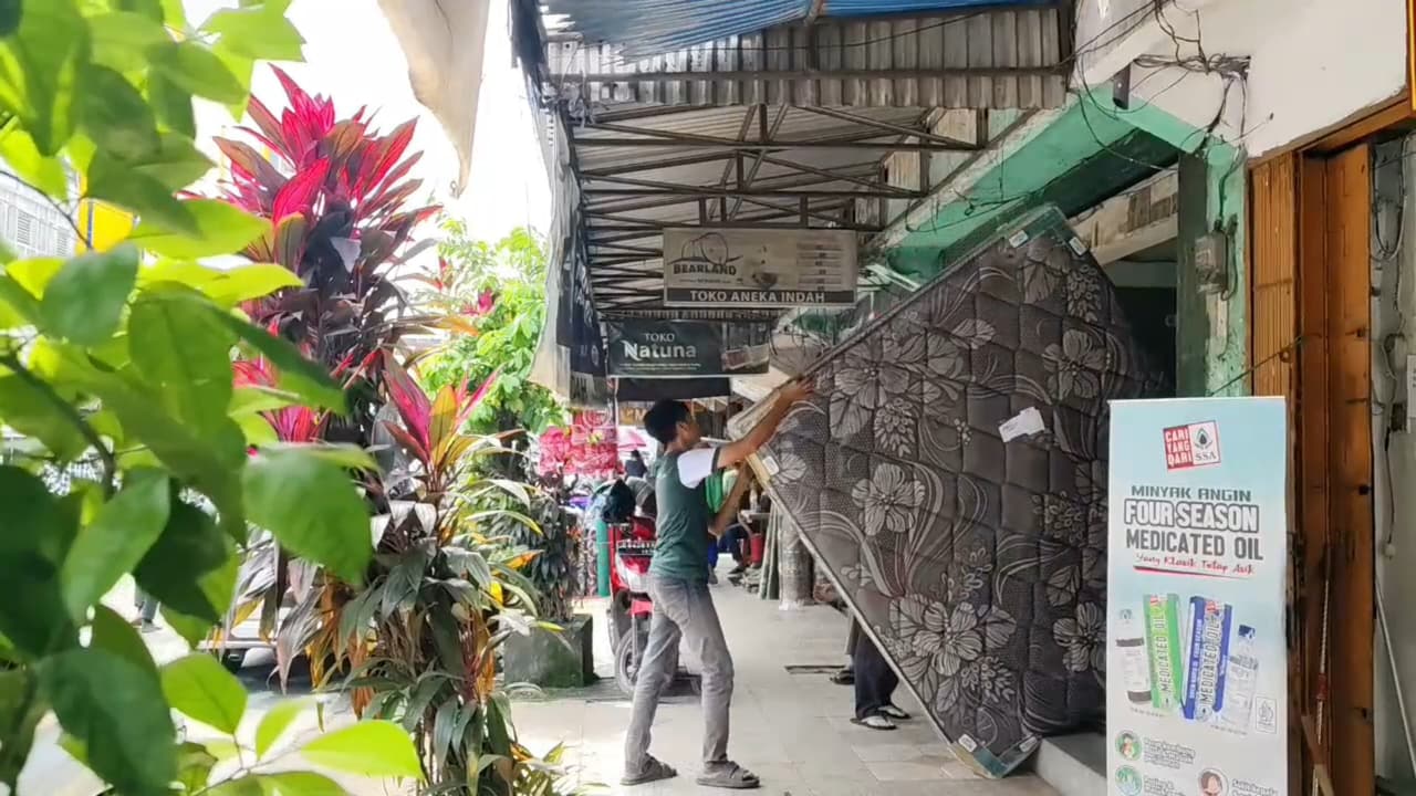 Jelang Imlek, Sejumlah Toko di Beringin Janggut Tutup