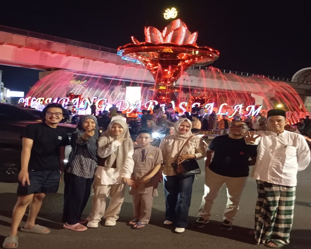 Viral dan Memikat, Air Mancur Palembang Jadi Buruan Foto Saat Lebaran