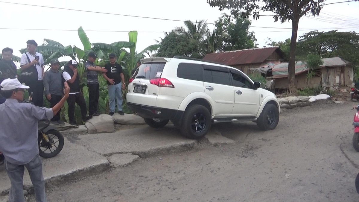 Yudha Dapat Dukungan, Warga Minta Perbaiki Jalan Rusak Luput Perhatian