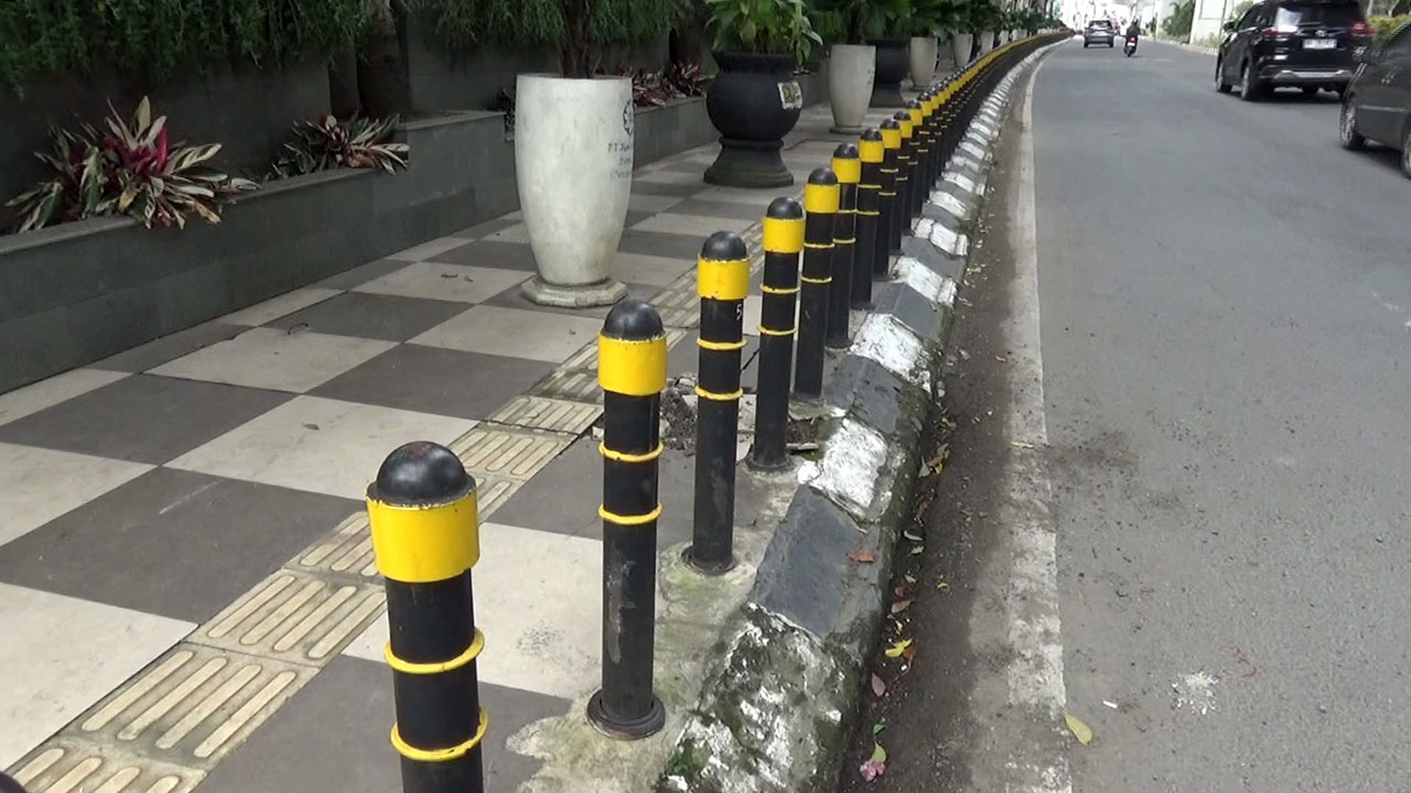 Antisipasi Pencurian, Bollard Jalan di Sumatera Selatan Akan Diganti Beton