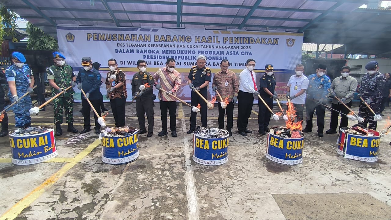 Bea Cukai Sumbagtim Tegaskan Komitmen Pengawasan, Musnahkan Barang Ilegal Puluhan Miliar