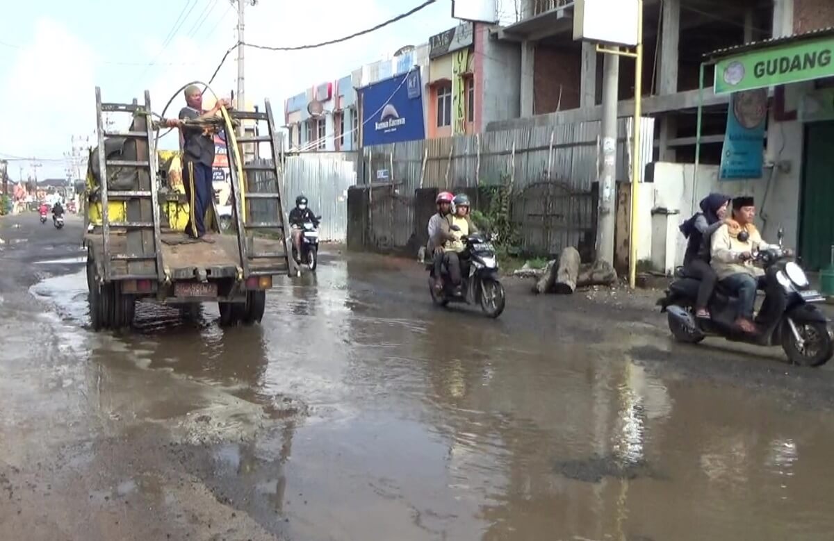 12 Persen Jalan di Palembang Rusak, Pemkot Palembang Kebut Perbaikan