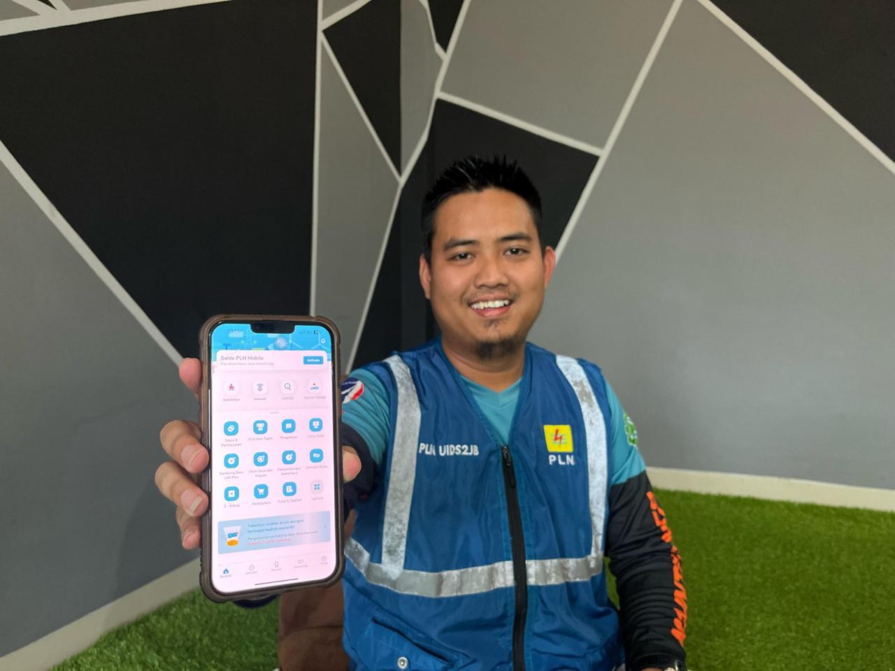 PLN Mobile Permudah Pelanggan Pascabayar Kelola Pengeluaran Listrik Pasca Idul Fitri