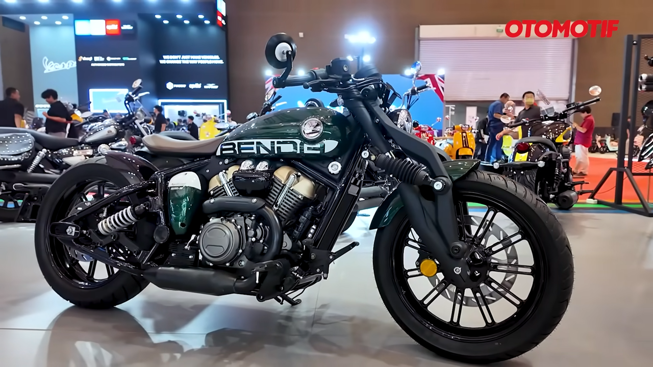 Dua Motor Baru dari Benelli di IMS 2025: Napoleon Bob 250 dan Kiw Gliton