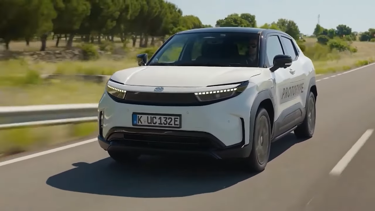 Toyota Hadirkan Dua Mobil Listrik Sekaligus di GIIAS 2025, Siap Ramaikan Pasar EV Indonesia