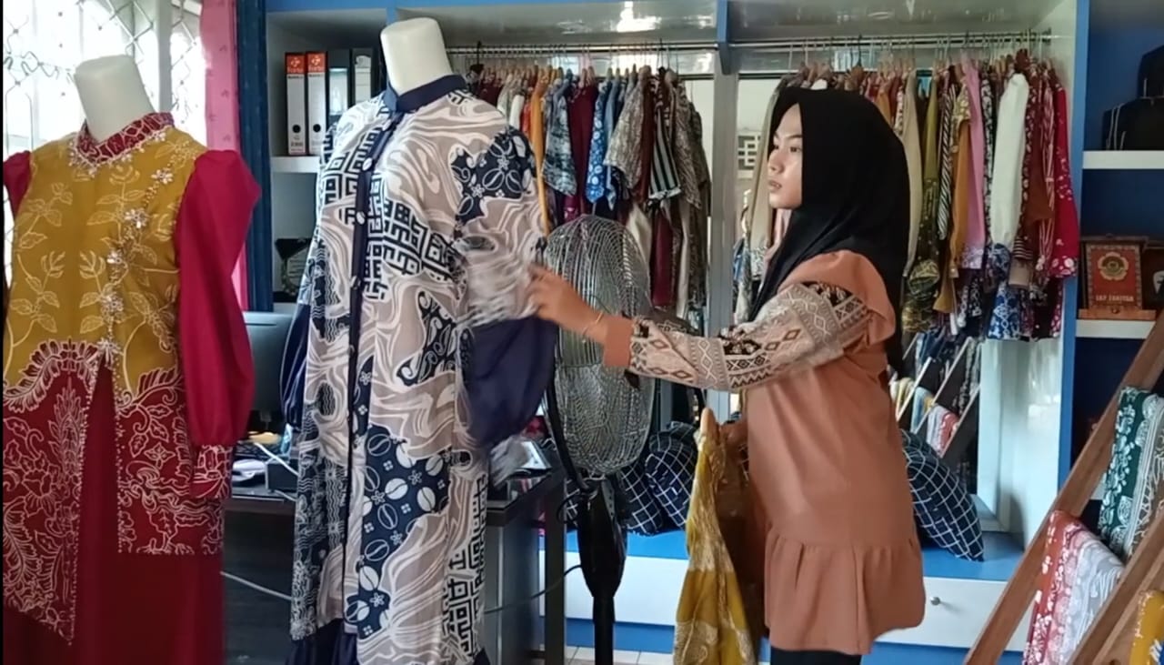 Penerimaan ASN Bawa Angin Segar Bagi UMKM Batik Muara Enim