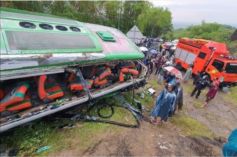 Kecelakaan Maut, Bus Wisata Terguling di Selopamioro, Bantul