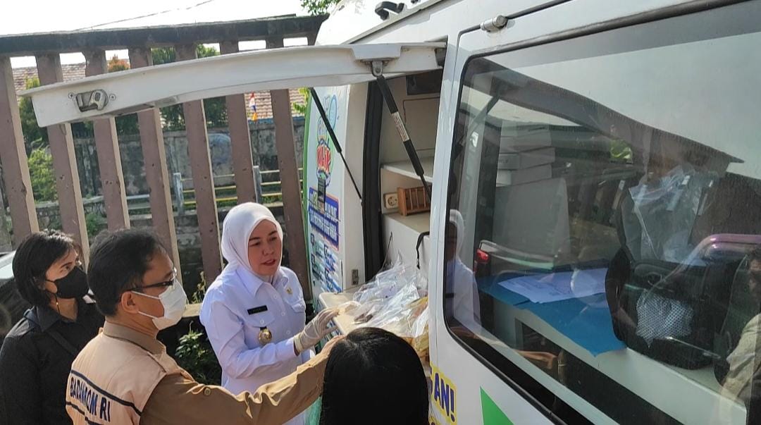 Wawako Palembang Bersama BBPOM Sidak Zat Berbahaya ke Pasar 10 Ulu dan Toko Pempek Ternama di Palembang