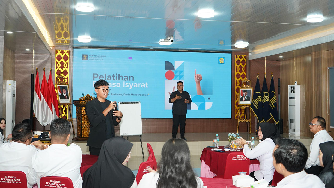 Kanwil Kemenkum Sumsel Gelar Pelatihan Bahasa Isyarat: ’’Ketika Tangan Berbicara, Dunia Mendengarkan’’