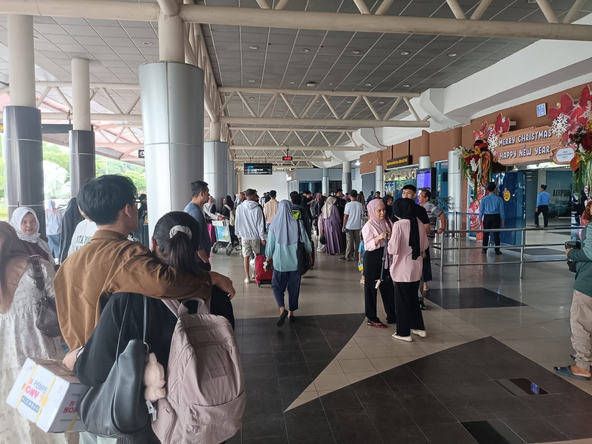 Hari Terakhir Libur Nataru, Bandara SMB II Terpantau Ramai