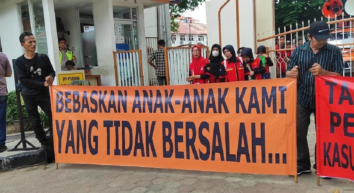  Jelang Sidang Putusan 4 Pelaku Kasus Pembunuhan AA, Massa Gelar Aksi Demo di PN Palembang