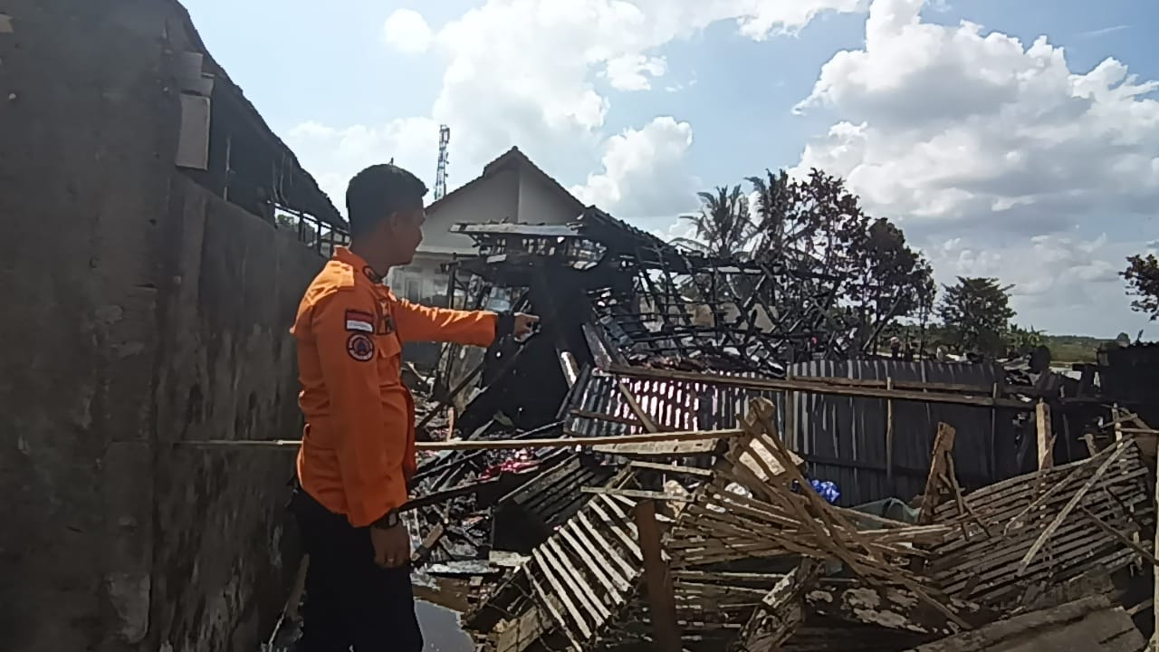 Tempat Usaha Mebel di Sekayu Terbakar, 4 Rumah Warga Ikut Hangus
