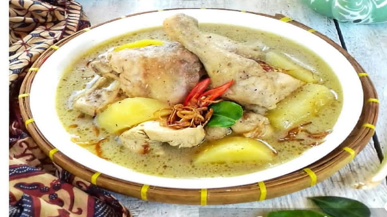 Ayam Bumbu Anam, Sajian Lebaran Berkuah Santan Khas Palembang