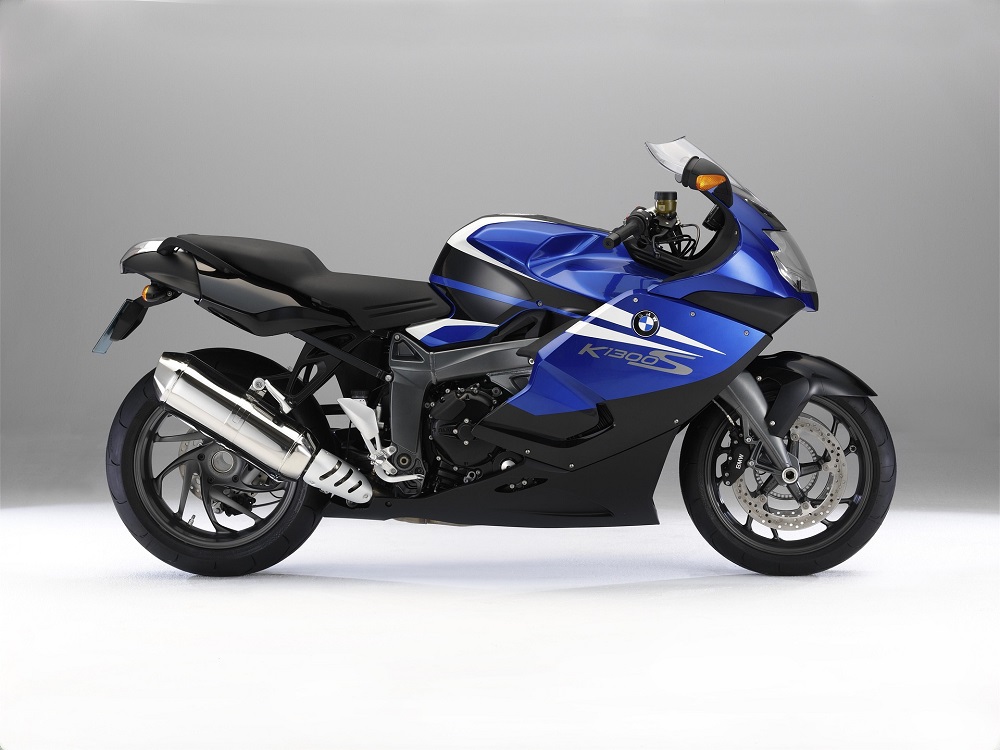 Motor Sport Warna Biru, Tampil Sporty dan Elegan dengan Karakter yang Menarik Perhatian