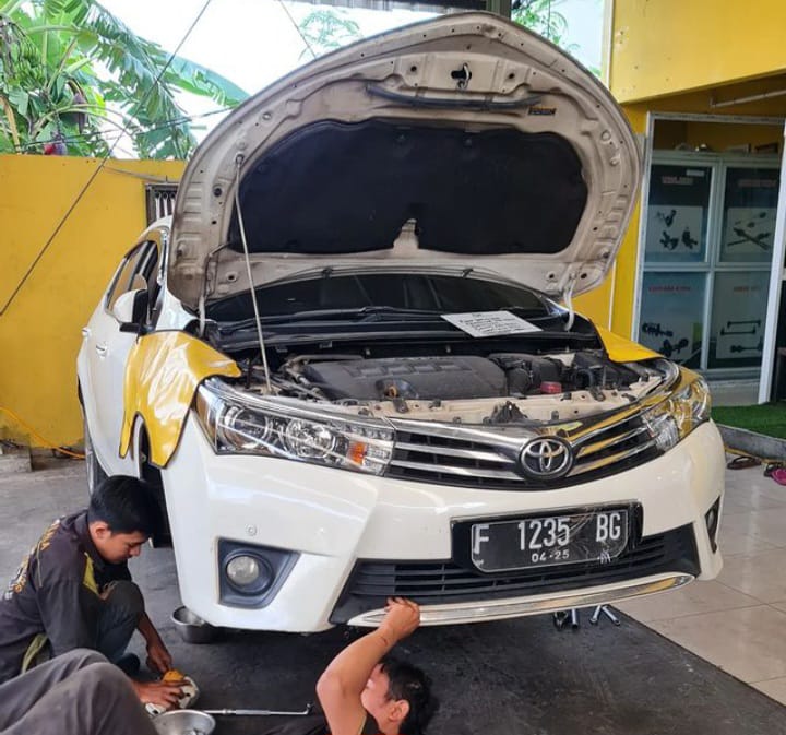 Cara Menambah Minyak Rem Mobil dan Tips Agar Aman