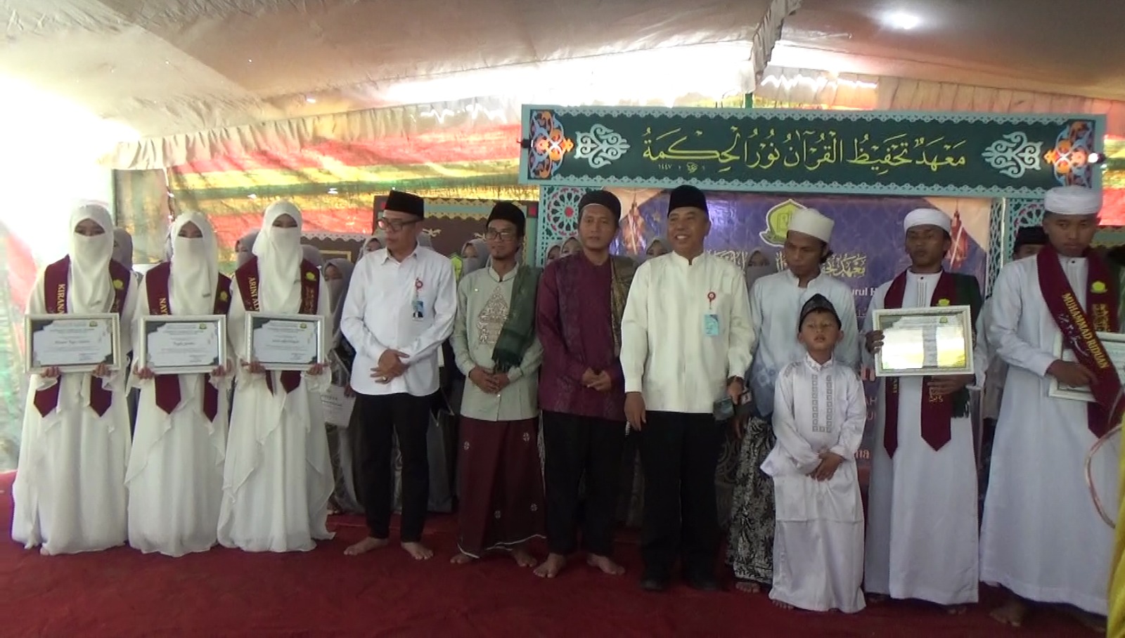 60 Santri Ponpes Tahfidzul Qur'an Nuurul Hikmah di Wisuda