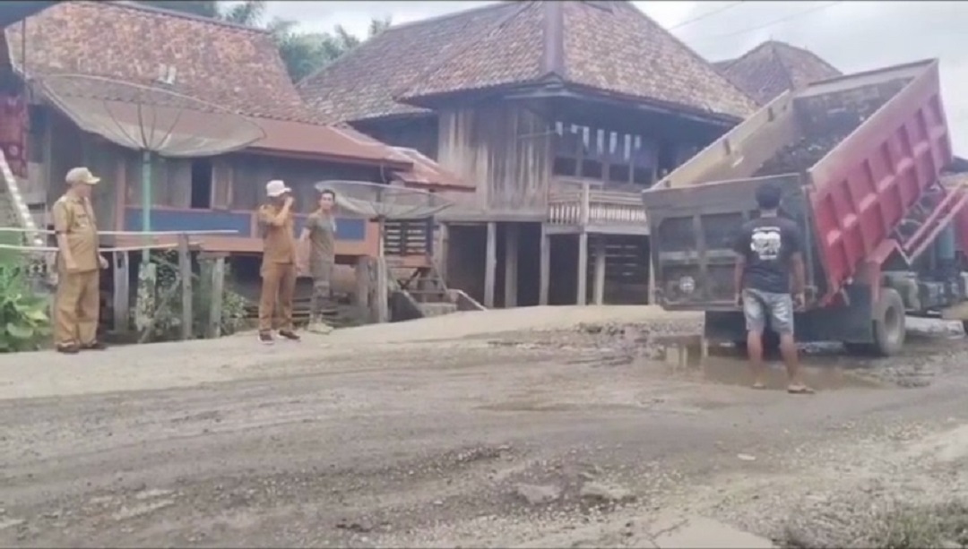 HD Tegaskan Jalan Musi Rawas–Muba Sepanjang 115 Km Mulai Diperbaiki