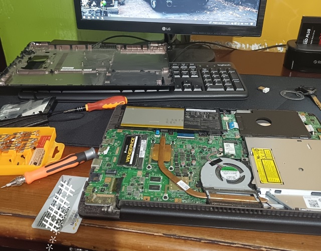Meningkatkan Kinerja Laptop dengan Mengganti SSD dan RAM, Begini Caranya