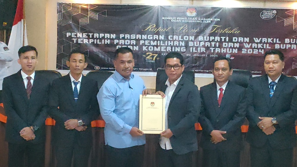 Gelar Pleno, KPU OKI Tetapkan Muchendi-Supriyanto Bupati dan Wabup OKI Terpilih 2025-2030