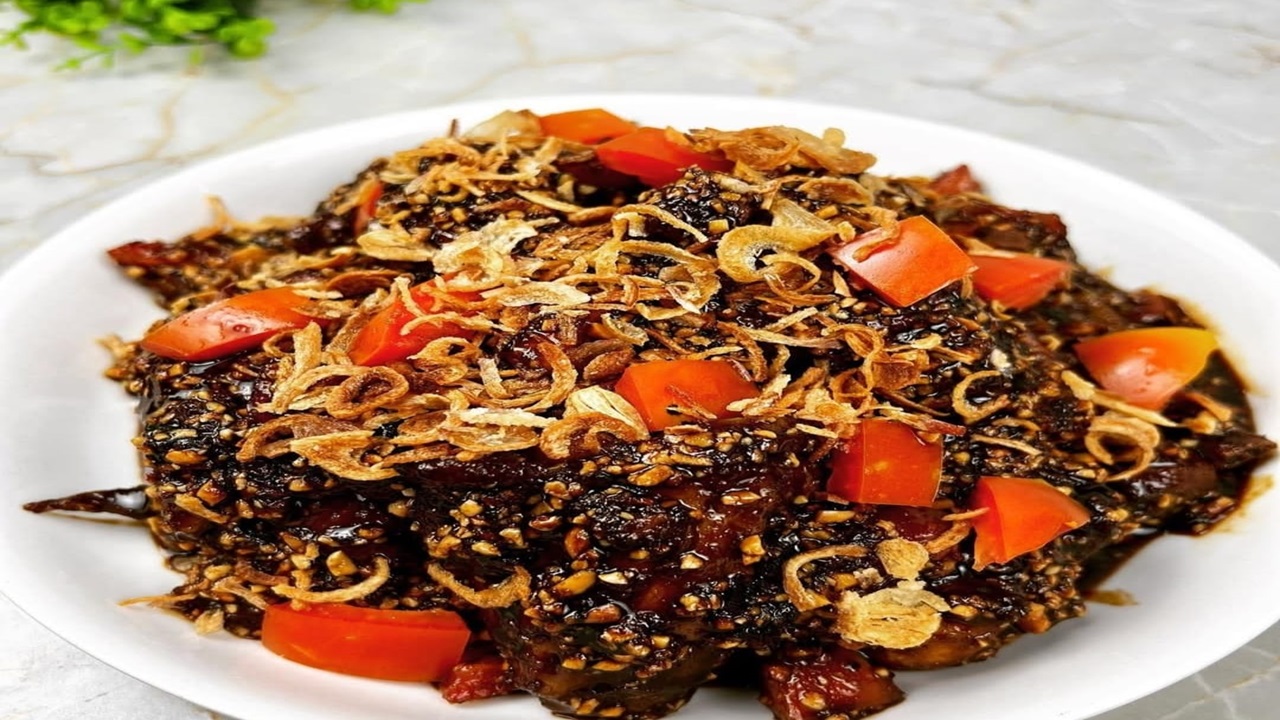 Ayam Kecap Khas Palembang, Sajian Lezat yang Selalu Hadir di Setiap Hajatan