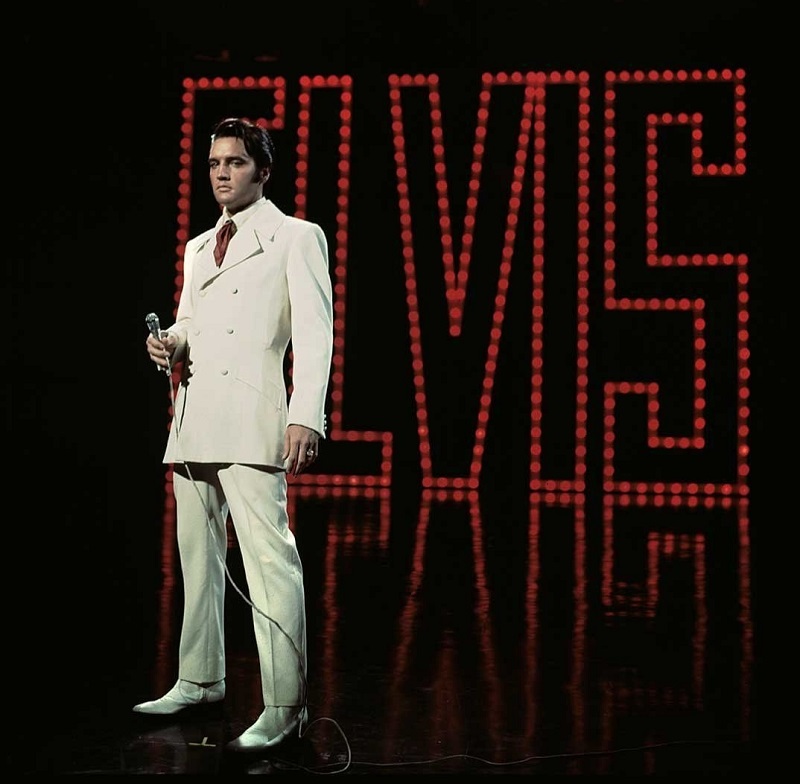 Kisah Hidup Elvis Presley yang Melegenda : Dielukan Penggemar Hingga Meninggal di Usia Muda