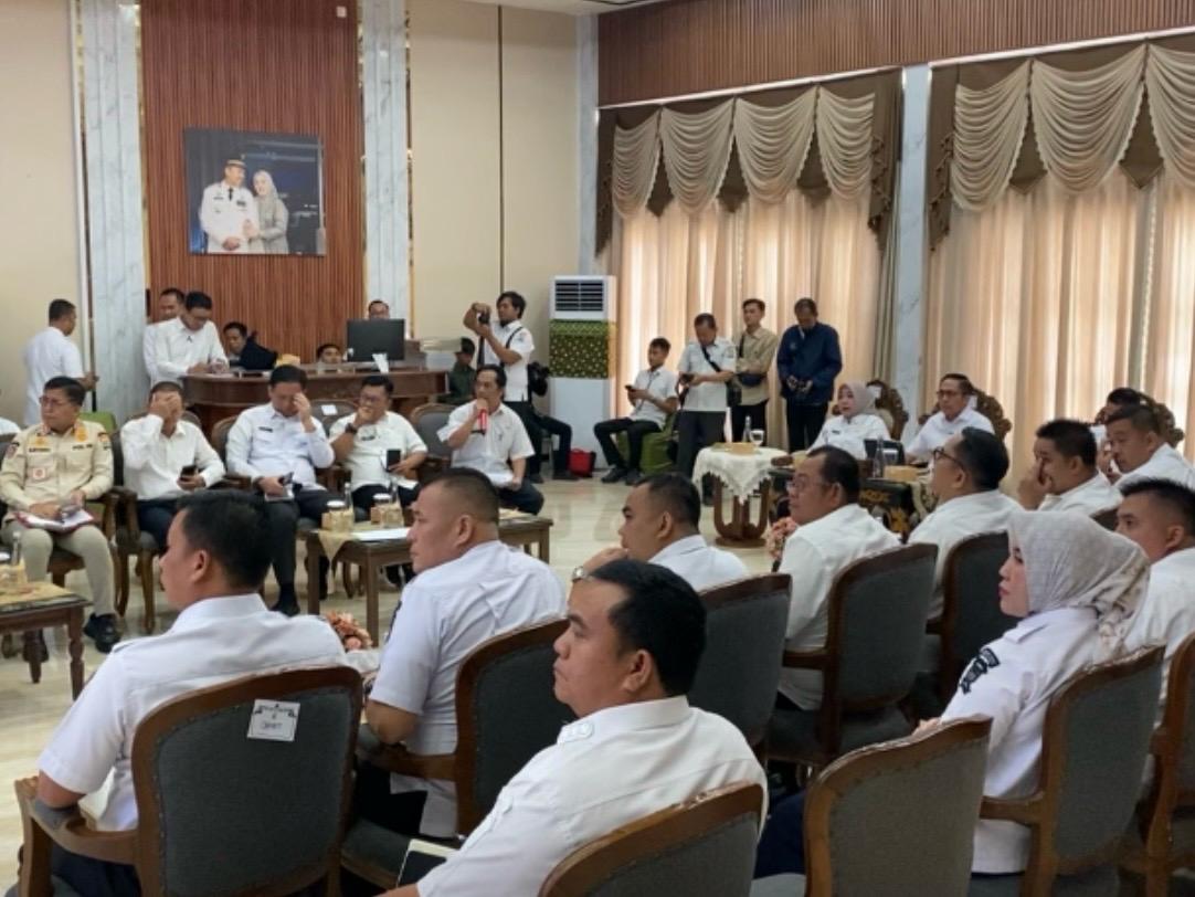 Wali Kota Palembang Pimpin Rapat Gakkum Membuang Sampah Sembarangan