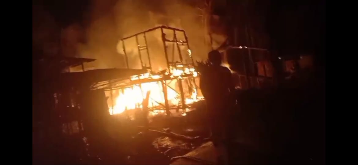 Diduga Korsleting Listrik, 1 Rumah di Desa Segayam Ogan Ilir Hangus Terbakar