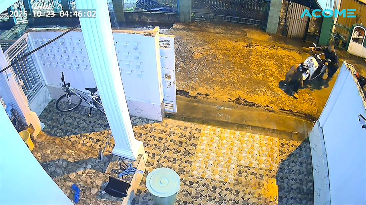 2 Pelaku Gagal Curi Motor di Plaju, Aksi Terekam CCTV dan Viral di Medsos