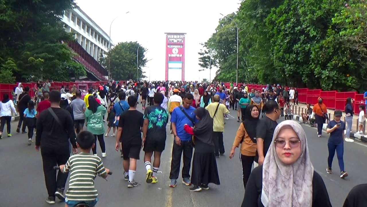 Uji Coba CFD Kedua, Jembatan Ampera Dipadati Warga