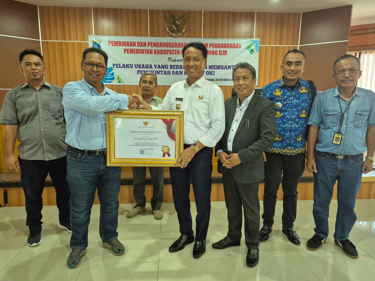 PT. Sampoerna Agro Tbk terima CSR Awards 2024 dari Pemda Kab. OKI