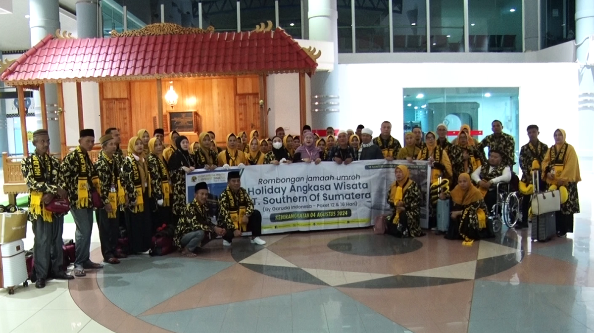  Holiday Angkasa Wisata Lepas 52 Jamaah Umroh Paket Garuda Indonesia di Bandara SMB II