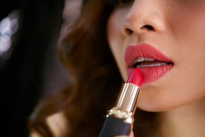 Cara Memilih Lipstik yang Tidak Membuat Bibir Pecah-Pecah