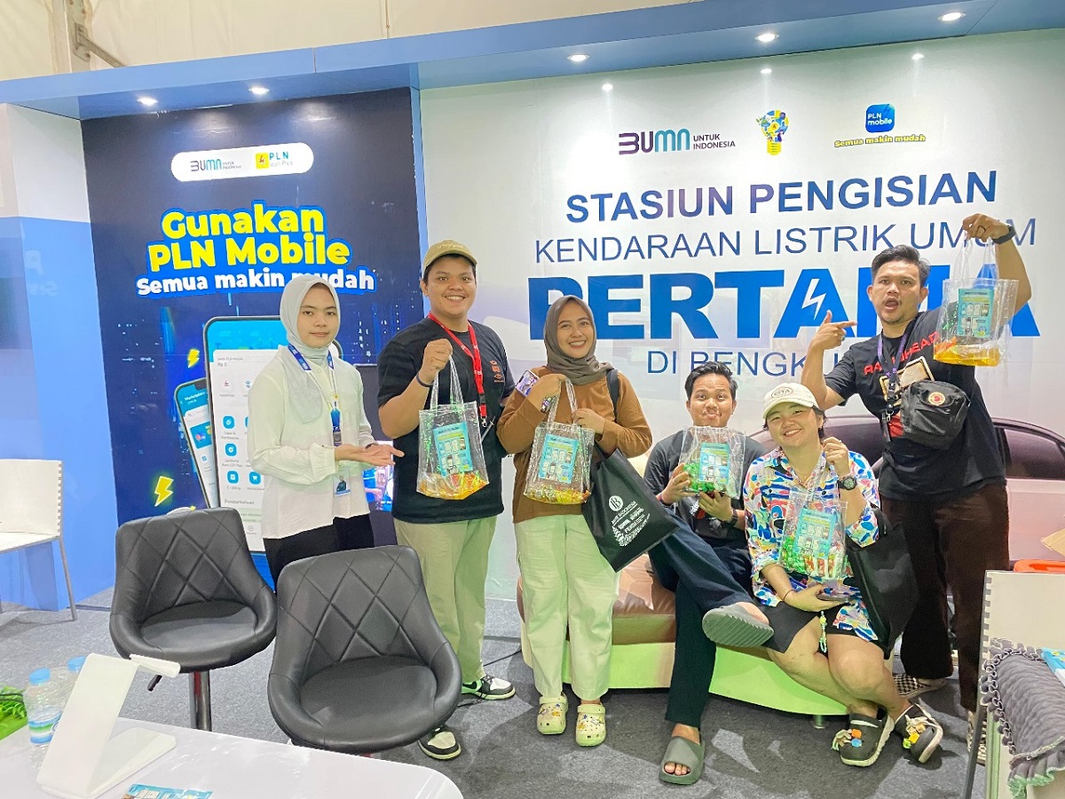 PLN UP3 Bengkulu Hadir Lebih Dekat dengan Masyarakat Lewat Booth Pelayanan di Festival Tabut 2025