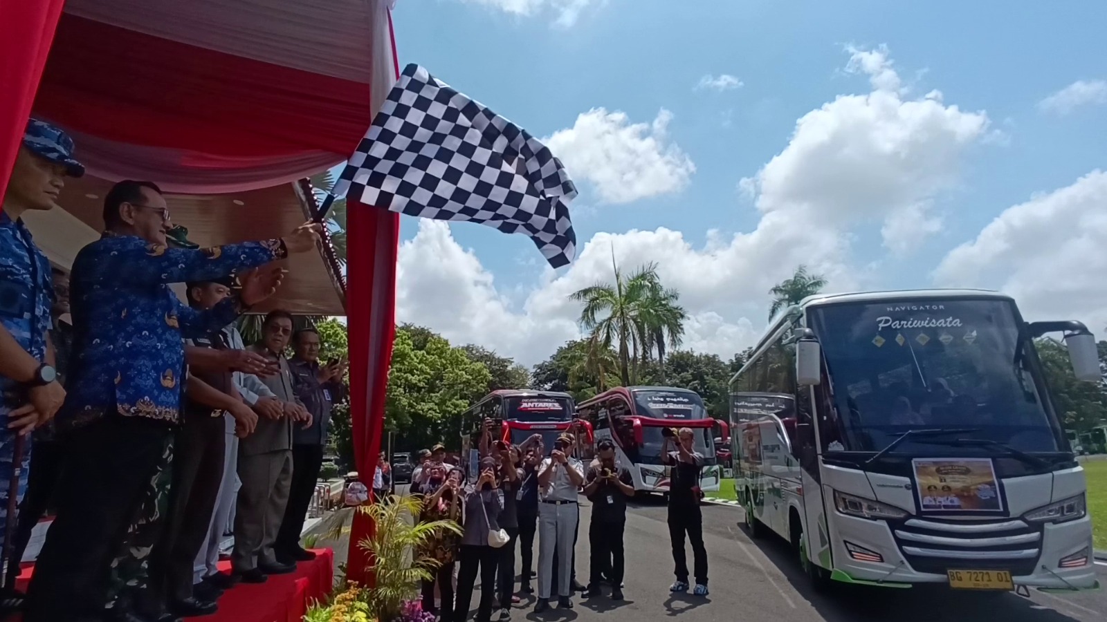 Pemprov Sumsel Lepas 27 Bus Angkut 941 Pemudik Gratis