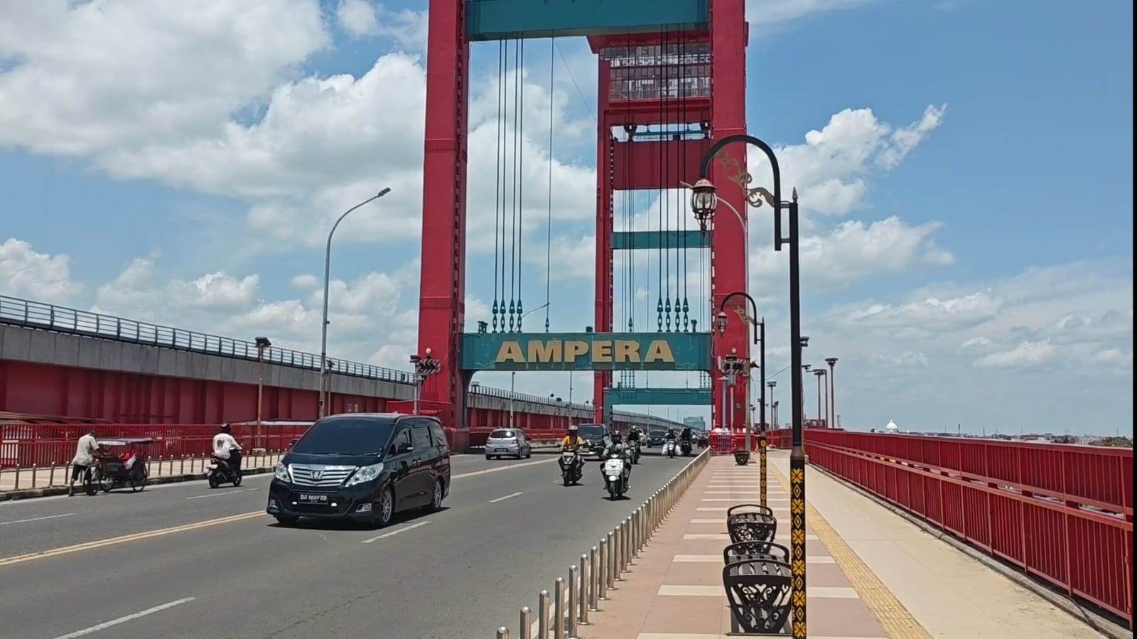 Pemkot Palembang Tambah CCTV di Jembatan Ampera Usai Maraknya Aksi Pemalakan