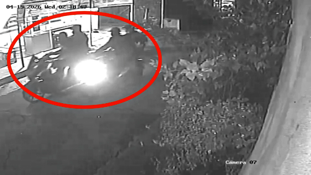 2 Sepeda Motor Warga Bukit Baru Digondol Maling, Aksi Para Pelaku Terekam CCTV