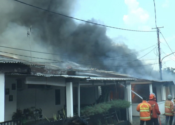 Rumah Anggota Polda Sumsel di Komplek PAKRI Palembang Terbakar, Diduga Korsleting Listrik