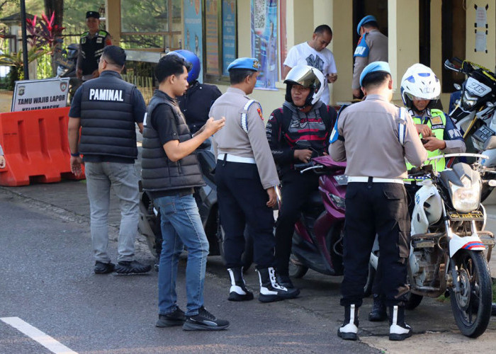 Menjaga Disiplin Polisi, Propam Polres Ogan Ilir Razia Para Personel